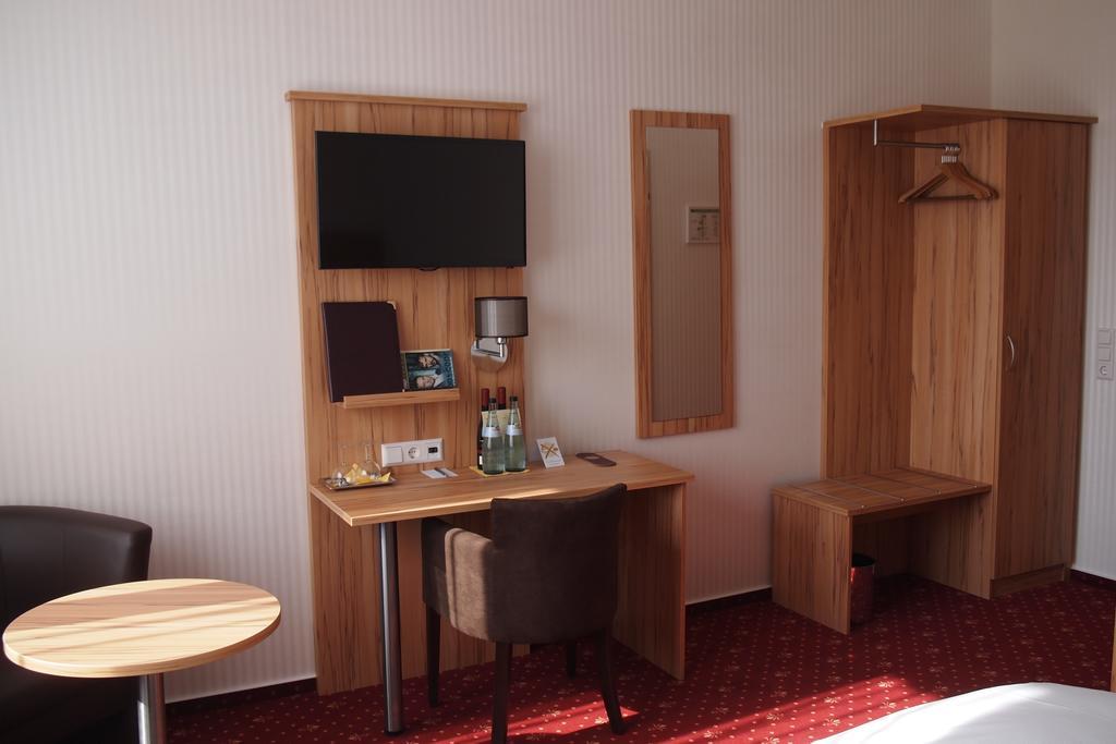 Hotel Am Bad Τούμπινγκεν Δωμάτιο φωτογραφία