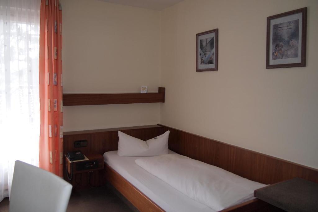 Hotel Am Bad Τούμπινγκεν Δωμάτιο φωτογραφία