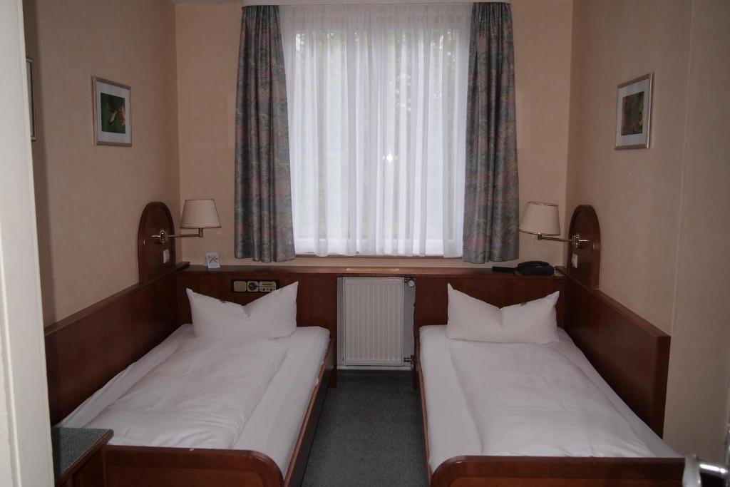 Hotel Am Bad Τούμπινγκεν Δωμάτιο φωτογραφία